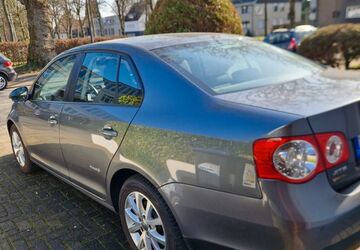 VW Jetta 127.600 km 4.885 &euro; Recklinghausen 45657