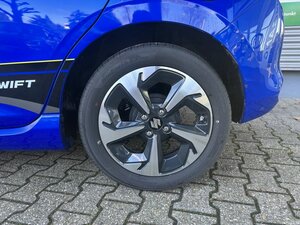 Suzuki Swift Comfort+ CVT Hybrid +Navi+CarPlay+Tempo+ 8.895 km 20.490 &euro; Meerbusch 40667