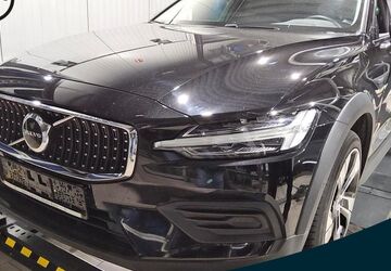 Volvo V60 Cross Country 54.456 km 33.450 &euro; Essen-Kray 45309