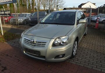 Toyota Avensis 152.000 km 4.990 &euro; Duisburg 47249