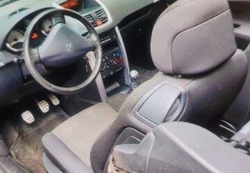 Peugeot 207 120.350 km 2.450 &euro; Oberhausen 46117