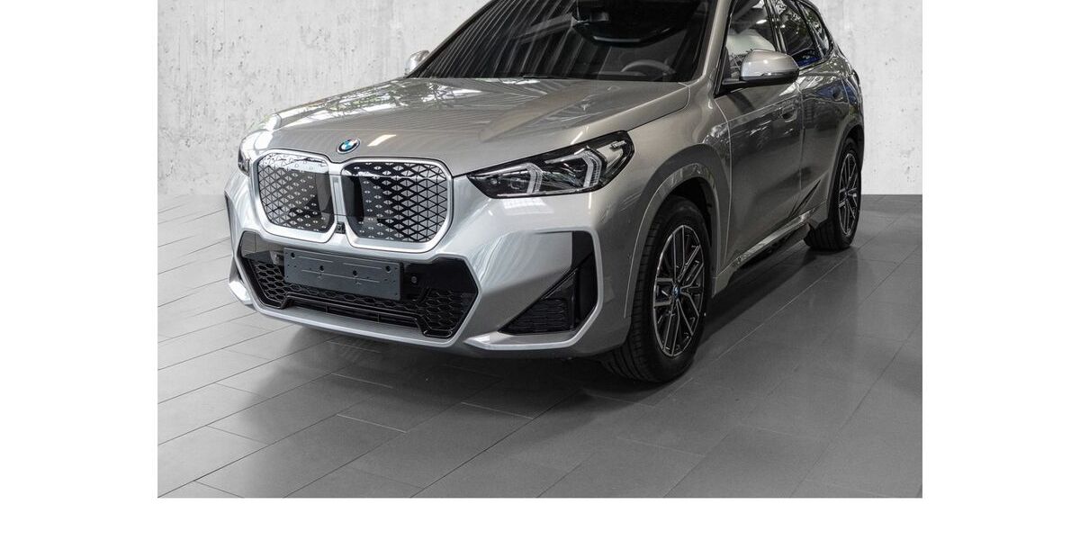 BMW iX1 9.999 km 48.900 &euro; Mettmann 40822