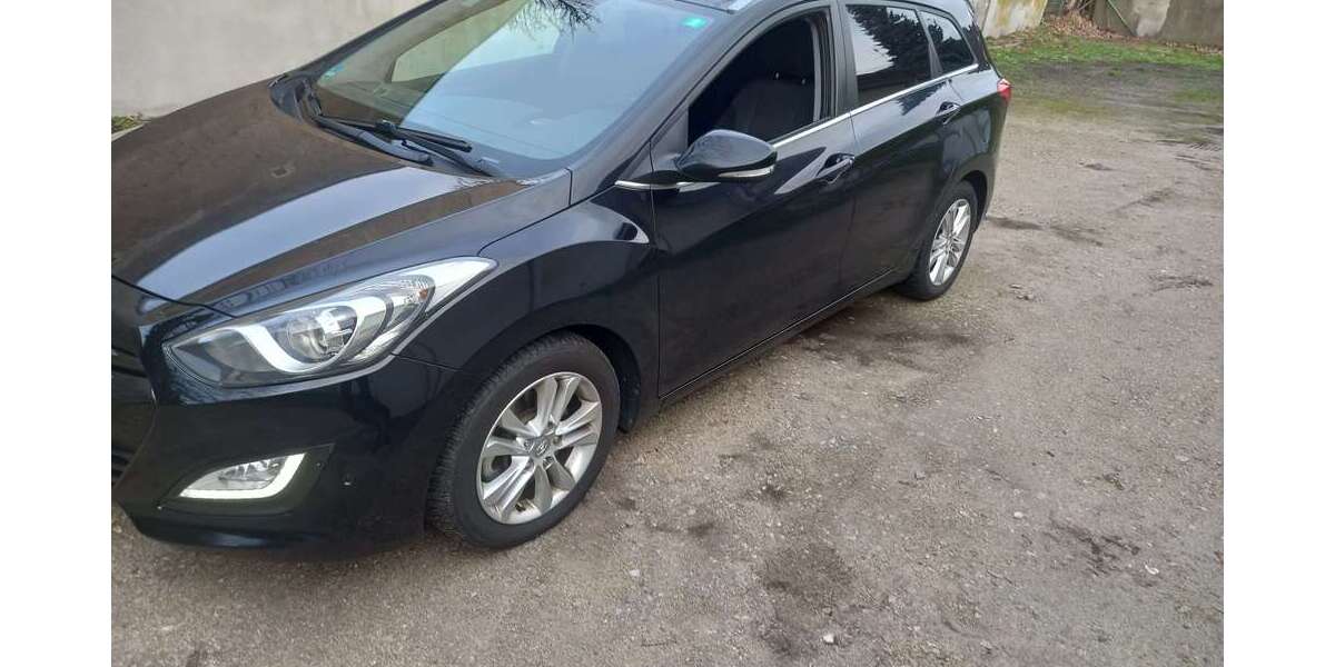 Hyundai i30 173.000 km 5.700 &euro; essen 45138