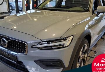 Volvo V60 Cross Country 28.183 km 37.990 &euro; Essen-Kray 45309