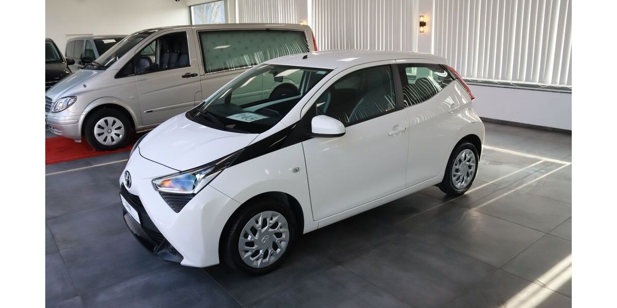 Toyota Aygo (X) 41.690 km 10.650 &euro; Essen 45329