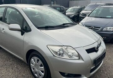 Toyota Auris 86.500 km 5.900 &euro; Kamp-Lintfort 47475