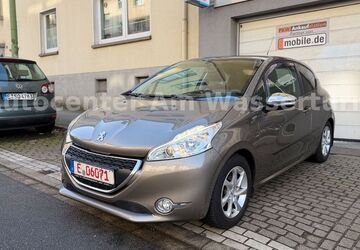 Peugeot 208 75.700 km 5.290 &euro; Essen 45139