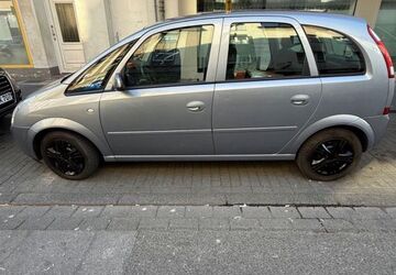 Opel Meriva 83.000 km 3.400 &euro; Duisburg 47226