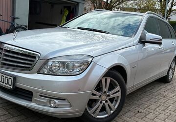 Mercedes-Benz 220 195.000 km 6.500 &euro; Düsseldorf 40231