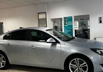 Opel Insignia 97.628 km 11.499 &euro; Voerde 46562