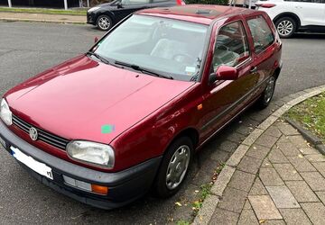 VW Golf 33.000 km 4.499 &euro; Oberhausen 46119