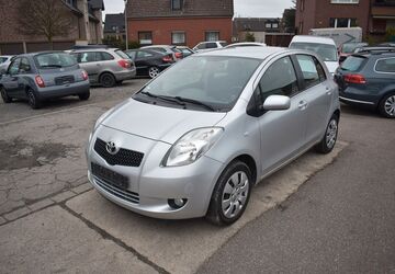Toyota Yaris 34.400 km 5.980 &euro; Oberhausen 46145