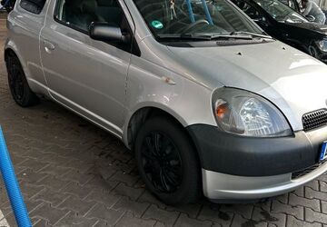 Toyota Yaris 248.000 km 1.295 &euro; Düsseldorf 40599