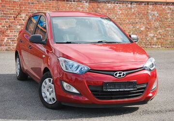 Hyundai i20 82.200 km 7.999 &euro; Düsseldorf - Bezirk 8 40231