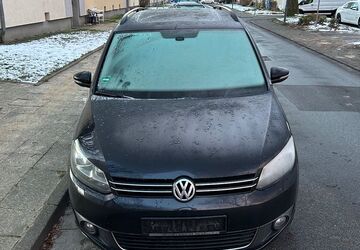 VW Touran 273.459 km 6.300 &euro; Krefeld 47807