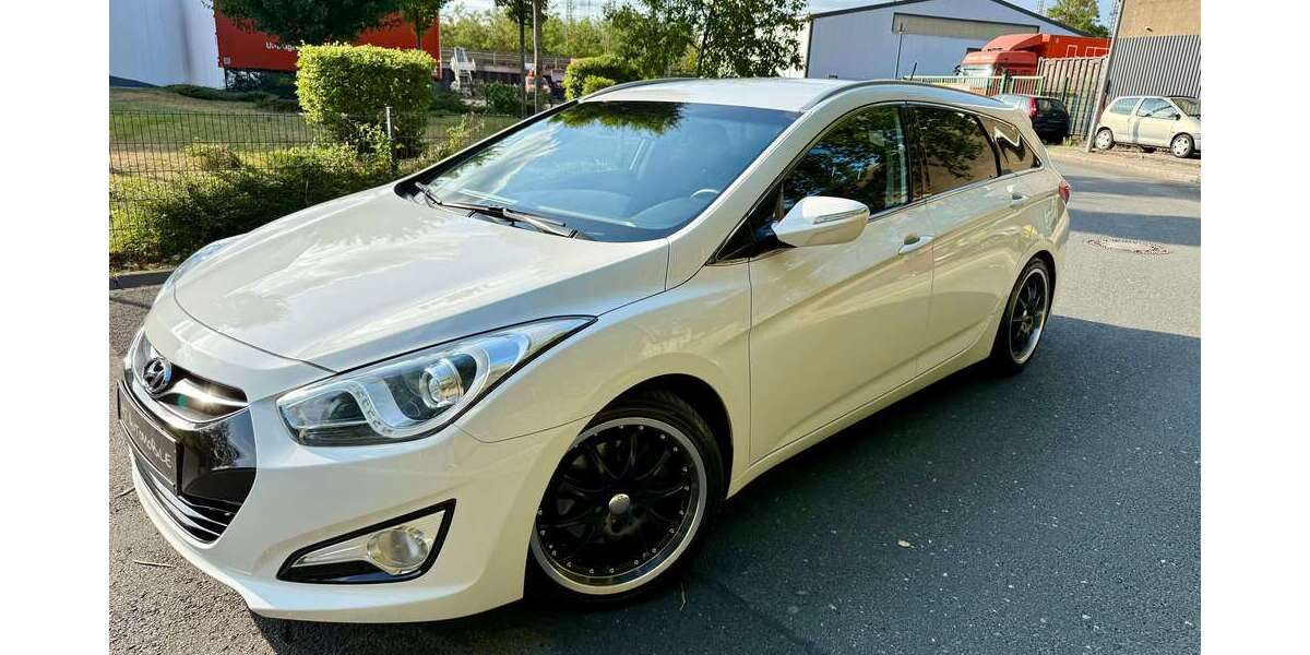 Hyundai i40 91.400 km 8.990 &euro; Oberhausen 46045