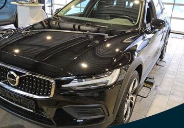 Volvo V60 Cross Country 37.463 km 37.990 &euro; Essen-Kray 45309