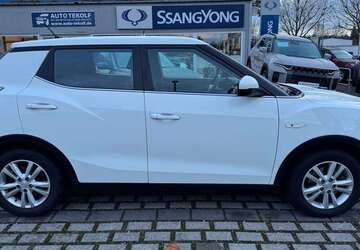 SsangYong Tivoli 61.160 km 8.250 &euro; Voerde 46562