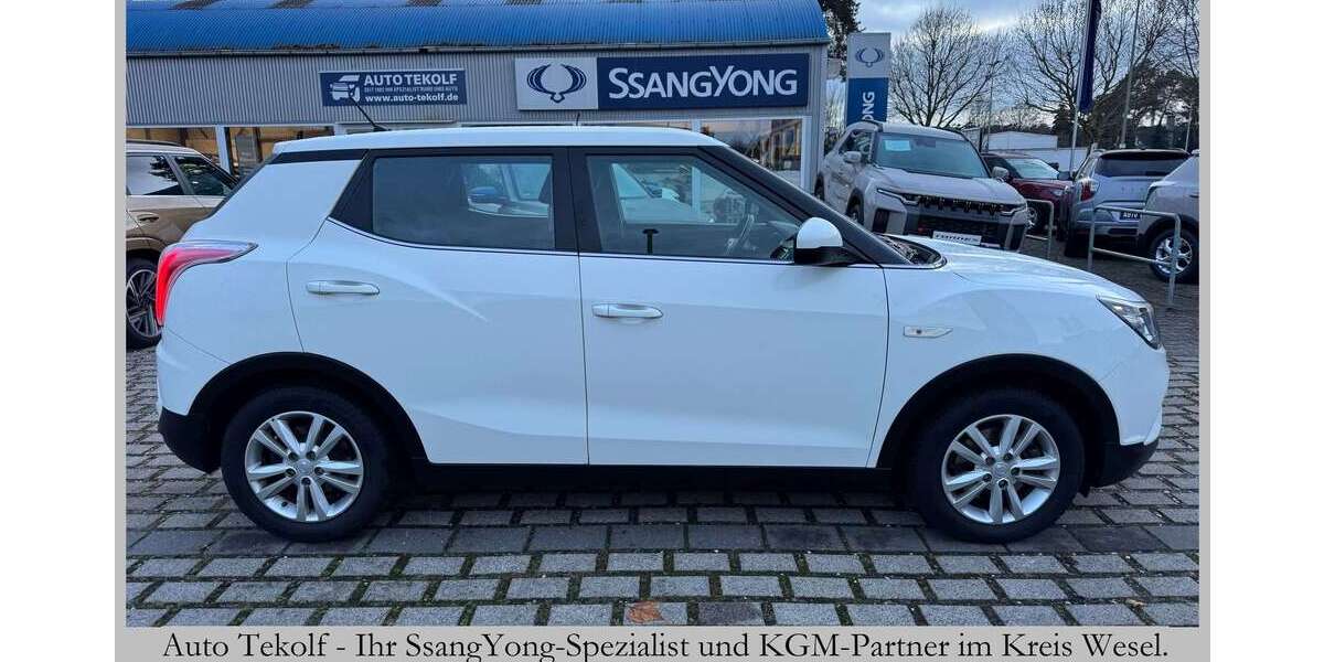 SsangYong Tivoli 61.160 km 8.250 &euro; Voerde 46562