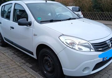 Dacia Sandero 117.900 km 2.750 &euro; Oberhausen 46117