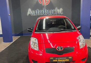 Toyota Yaris 105.000 km 2.999 &euro; Oberhausen 46045