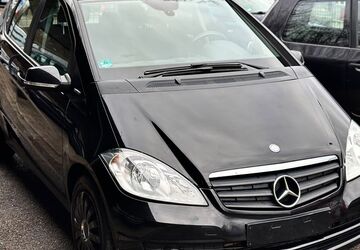 Mercedes-Benz A 160 151.962 km 3.490 &euro; Essen 45145