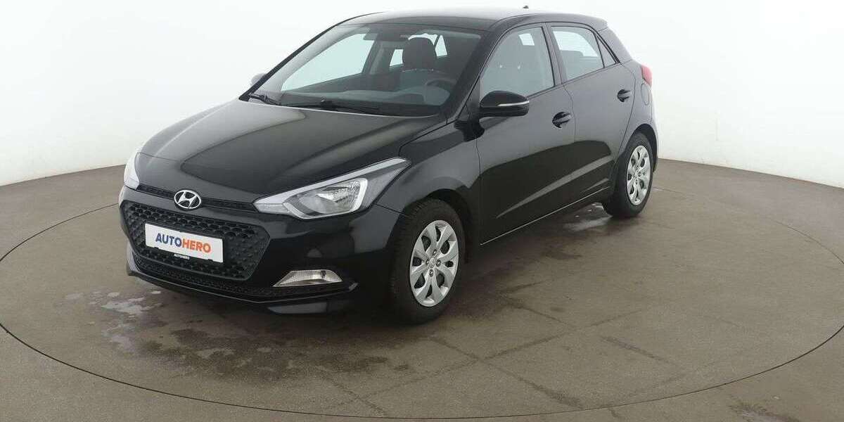 Hyundai i20 99.767 km 8.690 &euro; Essen 45141