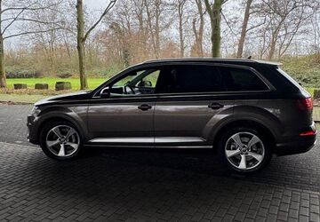 Audi Q7 275.000 km 22.999 &euro; Duisburg 47226