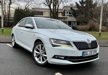 Skoda Superb 111.900 km 16.990 &euro; Duisburg 47228