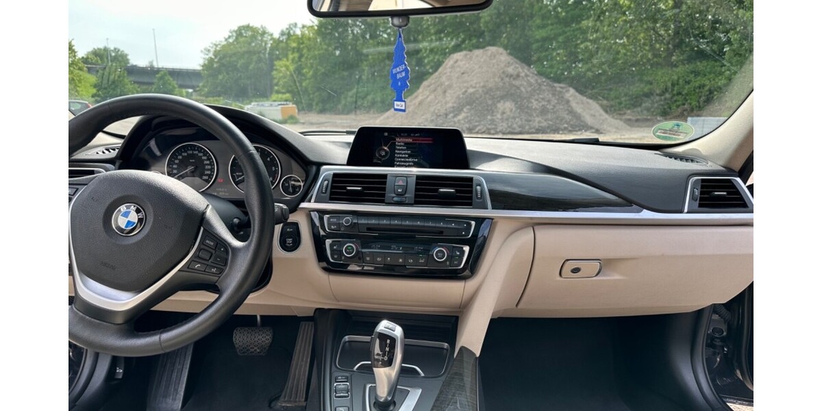 BMW 330 87.337 km 26.999 &euro; Gelsenkirchen 45879