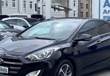 Hyundai i30 114.242 km 8.950 &euro; Oberhausen 46045
