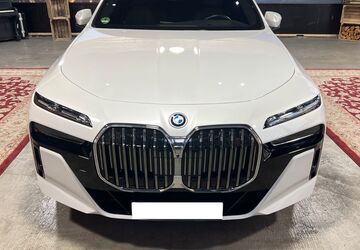 BMW 750 31.850 km 99.550 &euro; Oberhausen 46149