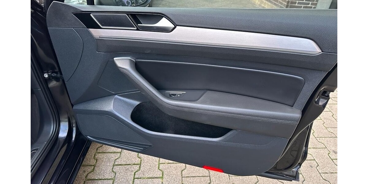 VW Passat 272.749 km 11.800 &euro; Düsseldorf 40213