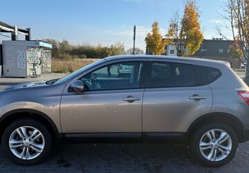Nissan Qashqai 95.300 km 7.400 &euro; Essen 45131