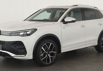 VW Tiguan 16.100 km 44.984 &euro; Düsseldorf 40233
