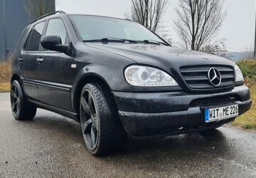 Mercedes-Benz ML 320 328.000 km 2.250 &euro; Hattingen 45525
