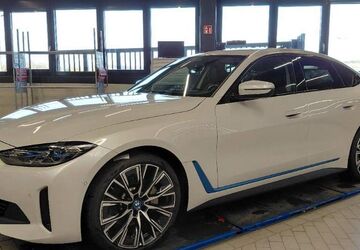 BMW i4 9.700 km 41.999 &euro; Meerbusch 40668
