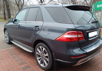 Mercedes-Benz ML 350 251.000 km 15.900 &euro; Duisburg 47139