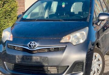 Toyota Verso-S 187.627 km 2.500 &euro; Gelsenkirchen 45884