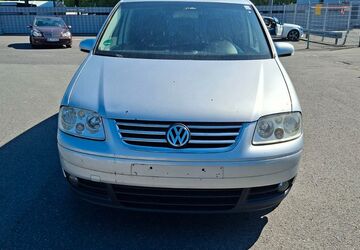 VW Touran 274.000 km 1.990 &euro; Oberhausen 46149