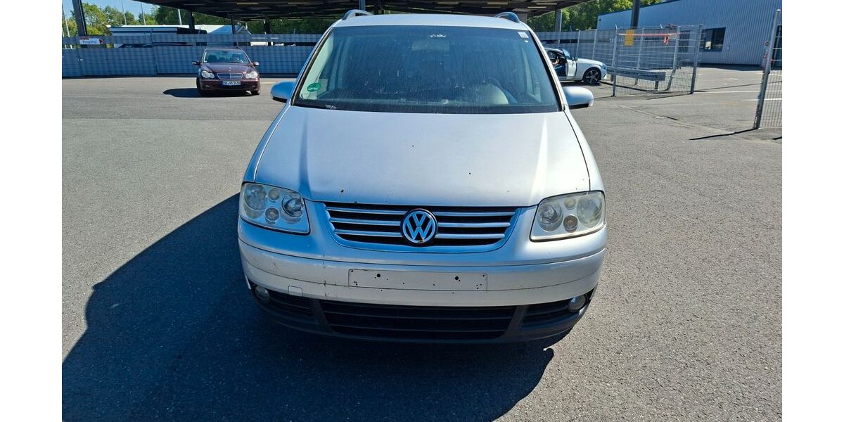 VW Touran 274.000 km 1.990 &euro; Oberhausen 46149