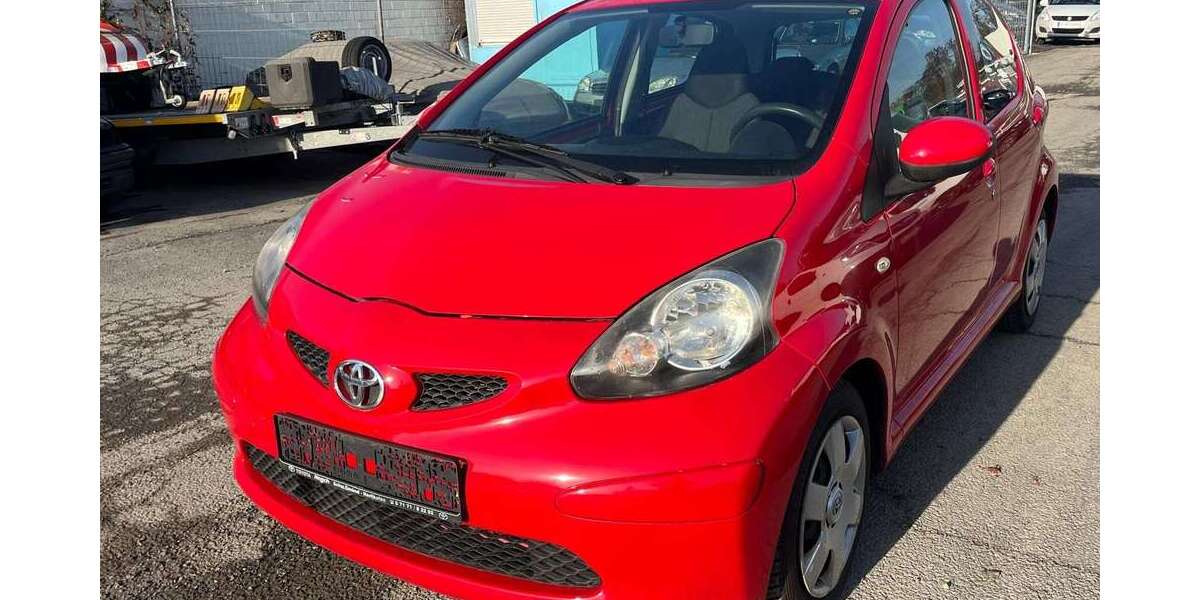 Toyota Aygo 98.000 km 2.950 &euro; Düsseldorf 40231