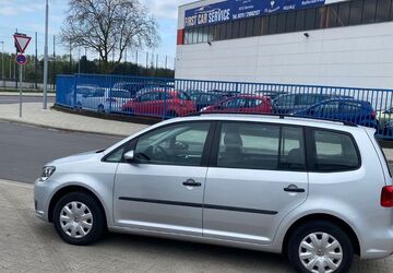 VW Touran 156.118 km 7.499 &euro; Düsseldorf 40599