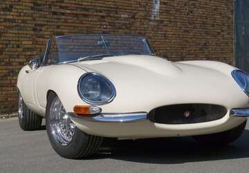 Jaguar E-Type 33.621 km 277.950 &euro; Krefeld 47805
