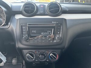 Suzuki Swift 1.2 Club Hybrid +BT+LED+USB+wenig KM 19.476 km 10.989 &euro; Meerbusch 40667