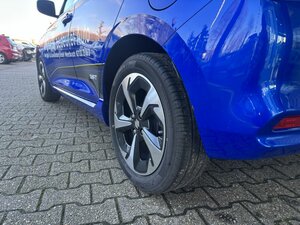 Suzuki Swift Comfort+ CVT Hybrid +Navi+CarPlay+Tempo+ 8.895 km 20.490 &euro; Meerbusch 40667